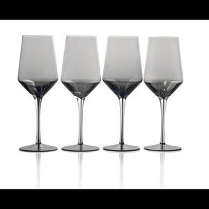 Mikasa Swirl Edge Smoke set of 4 Red Wine Glasses